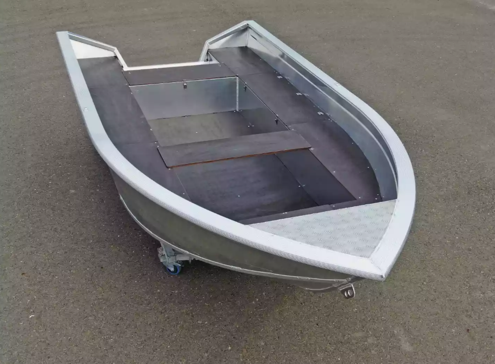 Алюминиевая лодка  Неман-420 в Миассе
