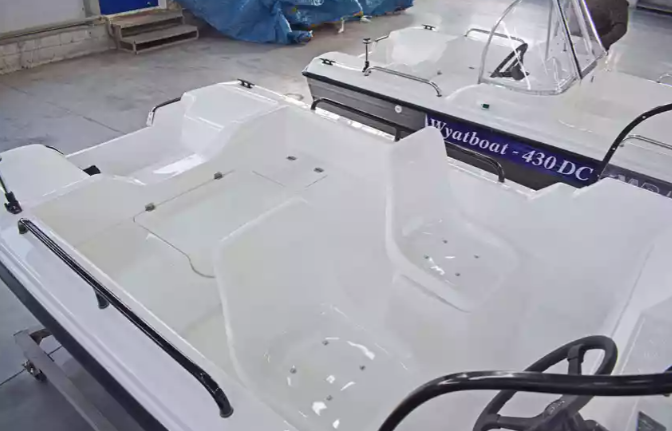 Комбинированный катер Wyatboat-430 M в Миассе