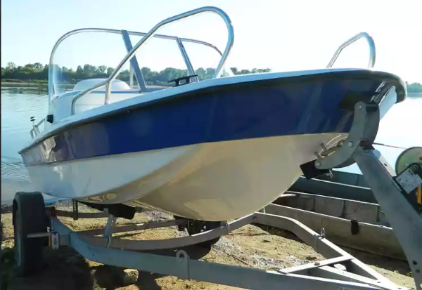 Стеклопластиковый катер Wyatboat-430 DC (тримаран) в Миассе