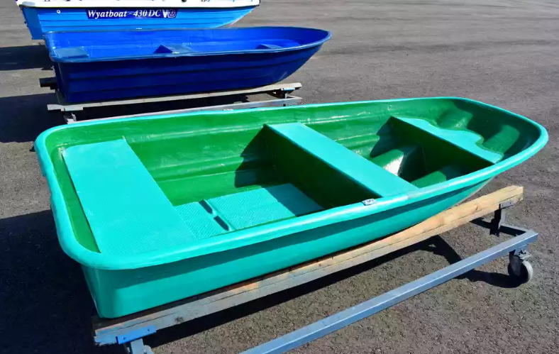 Стеклопластиковая лодка Старт (тримаран) в Миассе