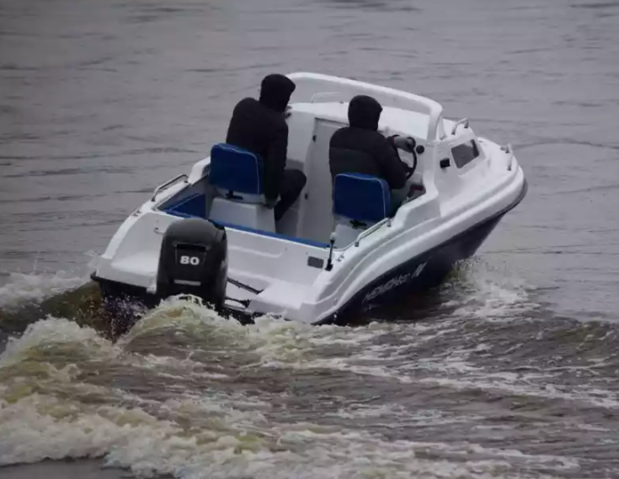 Комбинированный катер Neman-500 с каютой в Миассе