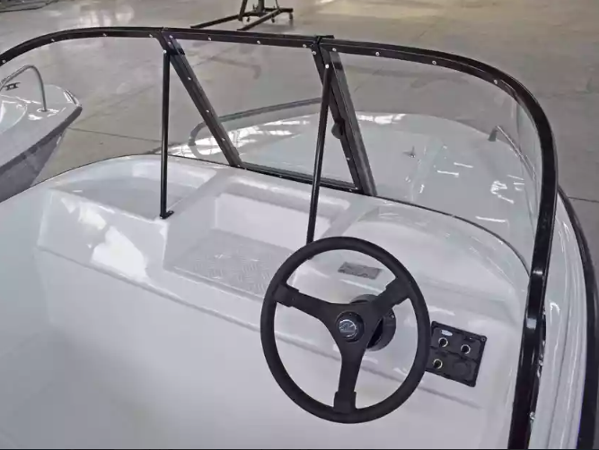 Комбинированный катер Wyatboat-430 M в Миассе