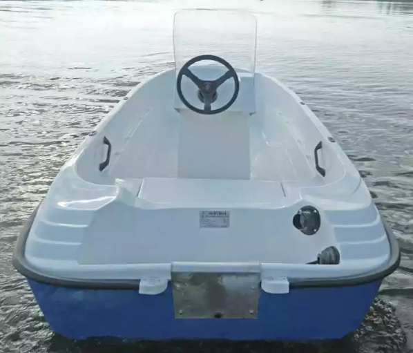 Стеклопластиковая лодка Пингвин с консолью (тримаран) в Миассе