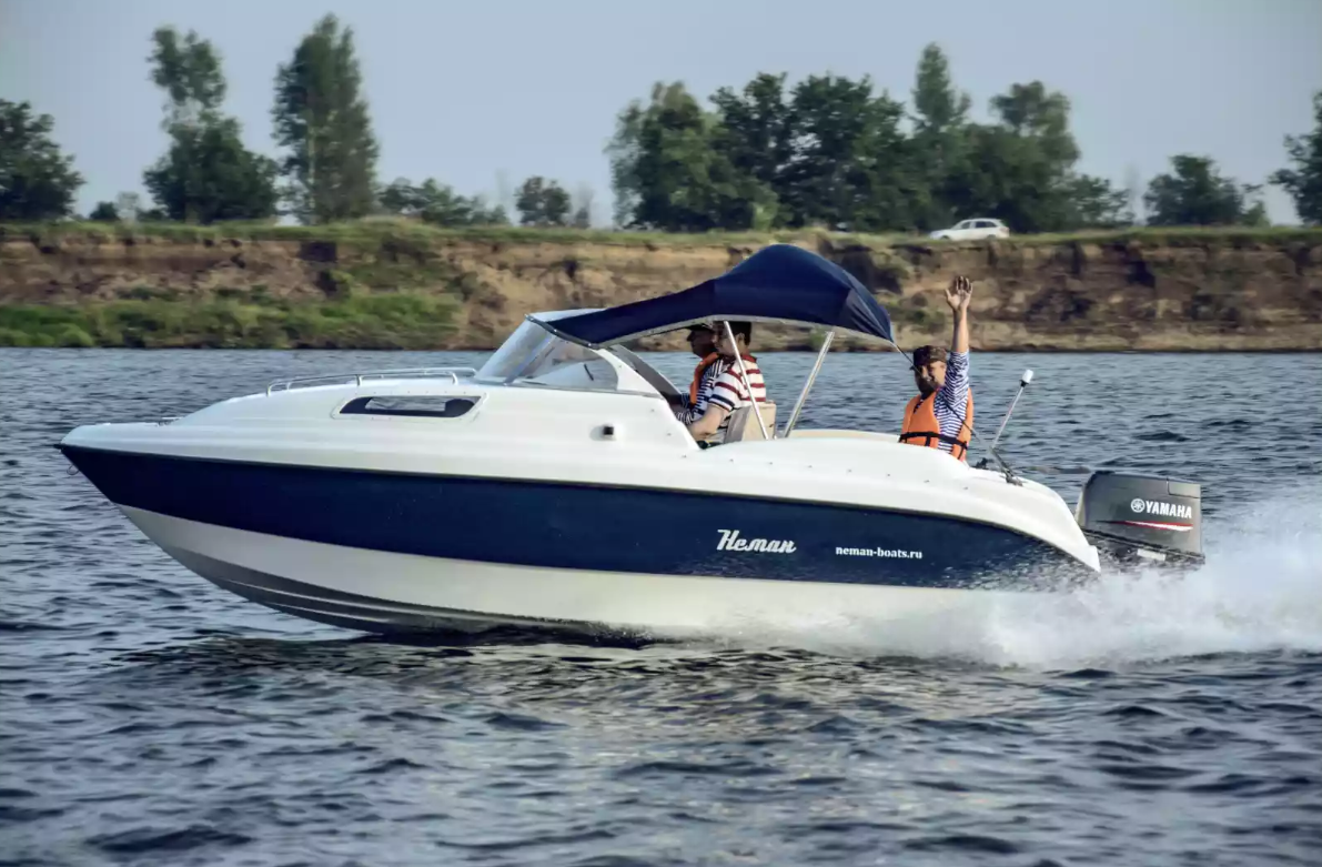 Стеклопластиковый катер Neman-550 с каютой в Миассе