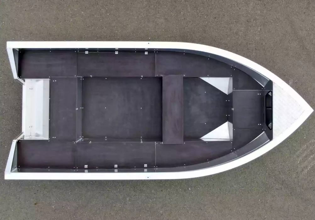 Алюминиевая лодка  Неман-420 в Миассе