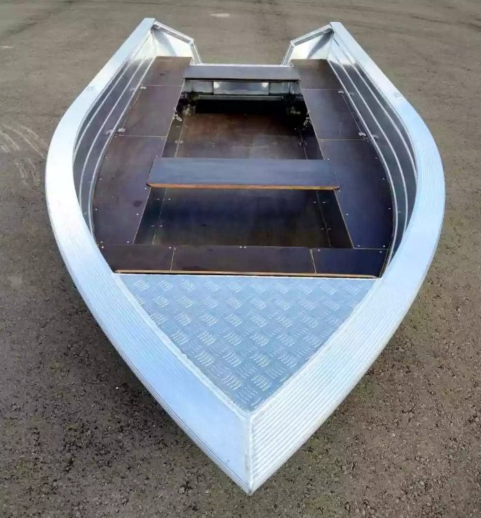 Алюминиевая лодка Неман-400 в Миассе