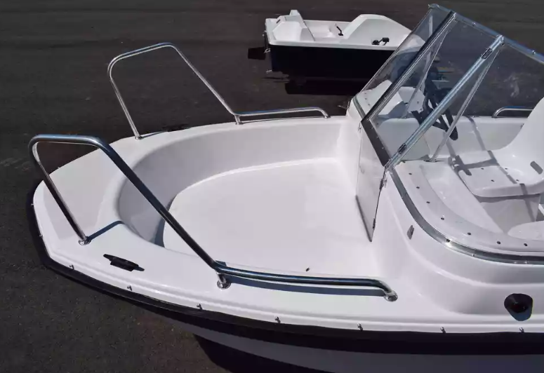 Стеклопластиковый катер Wyatboat-430 DC (тримаран) в Миассе