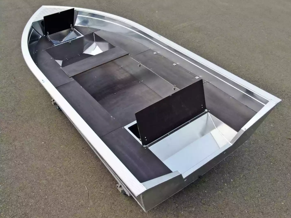 Алюминиевая лодка  Неман-420 в Миассе