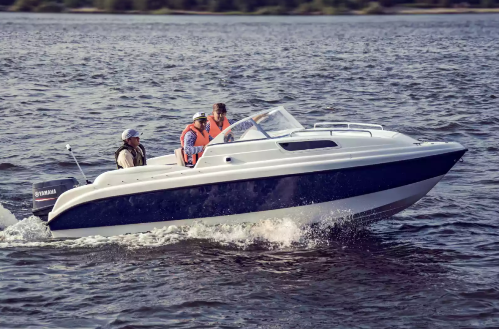 Стеклопластиковый катер Neman-550 с каютой в Миассе