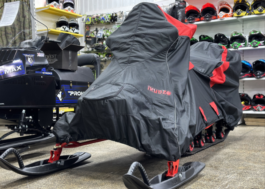 Чехол транспорт. снегохода IKUDZO HUNTER черно-красный Оксфорд ПРЕМИУМ качества с лого IKUDZO в Миассе