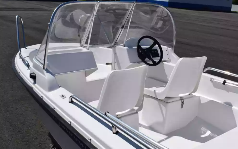 Стеклопластиковый катер Wyatboat-430 DC (тримаран) в Миассе