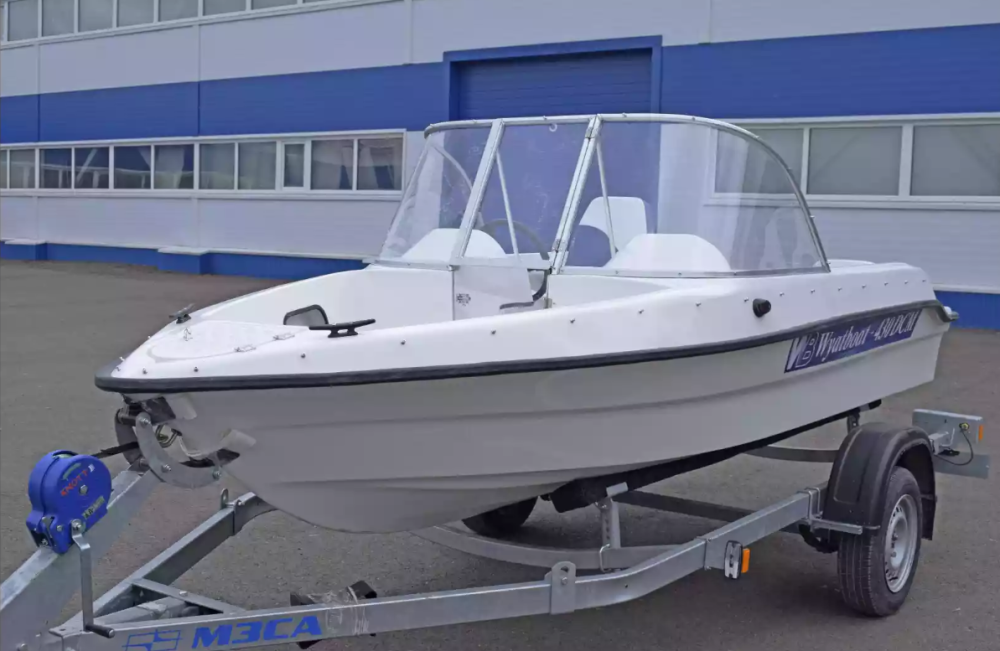 Стеклопластиковый катер Wyatboat-430DCМ (килевая) в Миассе
