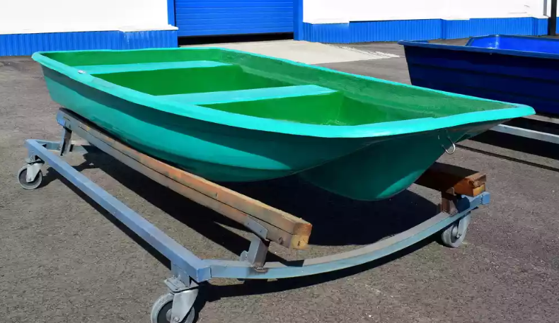 Стеклопластиковая лодка Старт (тримаран) в Миассе