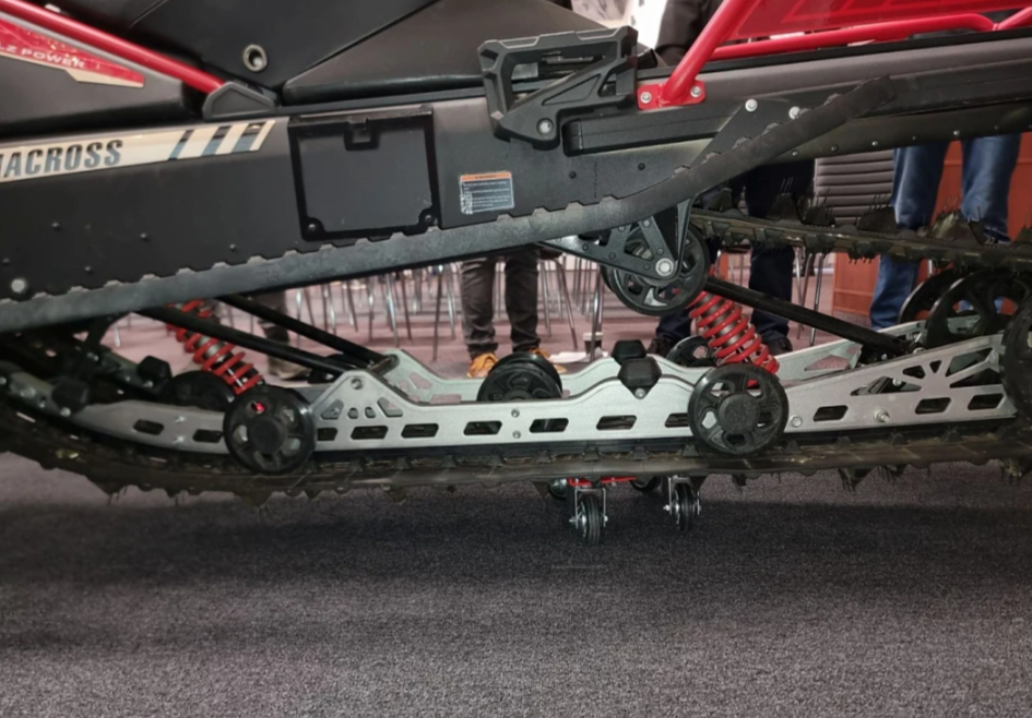 Снегоход AODES Siberiacross 1000 SWT 600mm LCD 6.8 в Миассе