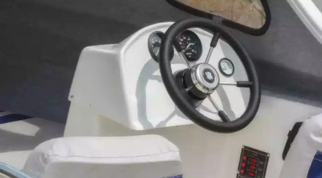 Стеклопластиковый катер Wyatboat-3 П (полурубка) в Миассе