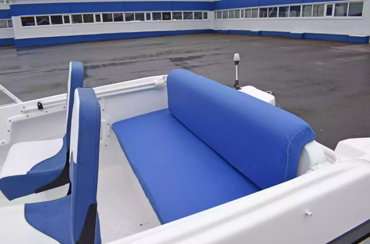 Стеклопластиковый катер Wyatboat-430DCМ (килевая) в Миассе