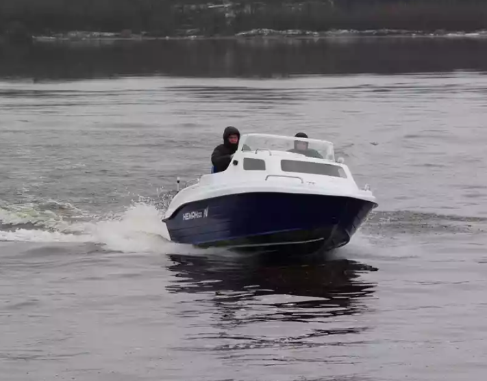 Комбинированный катер Neman-500 с каютой в Миассе