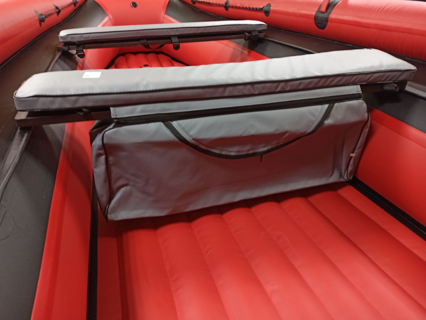 КОМПЛЕКТ МЯГКИХ НАКЛАДОК С СУМКОЙ ДЛЯ ЛОДОК 90Х20 СЕРЫЙ в Миассе