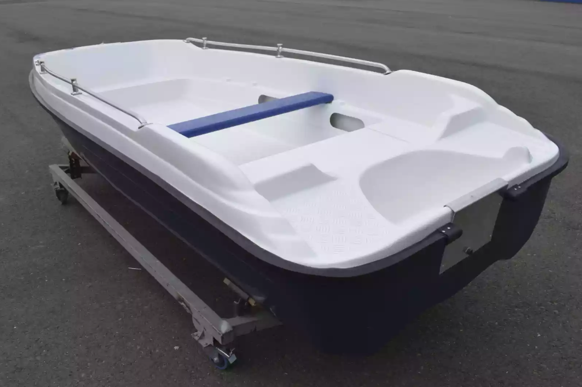 Стеклопластиковая лодка Пингвин New (тримаран) в Миассе
