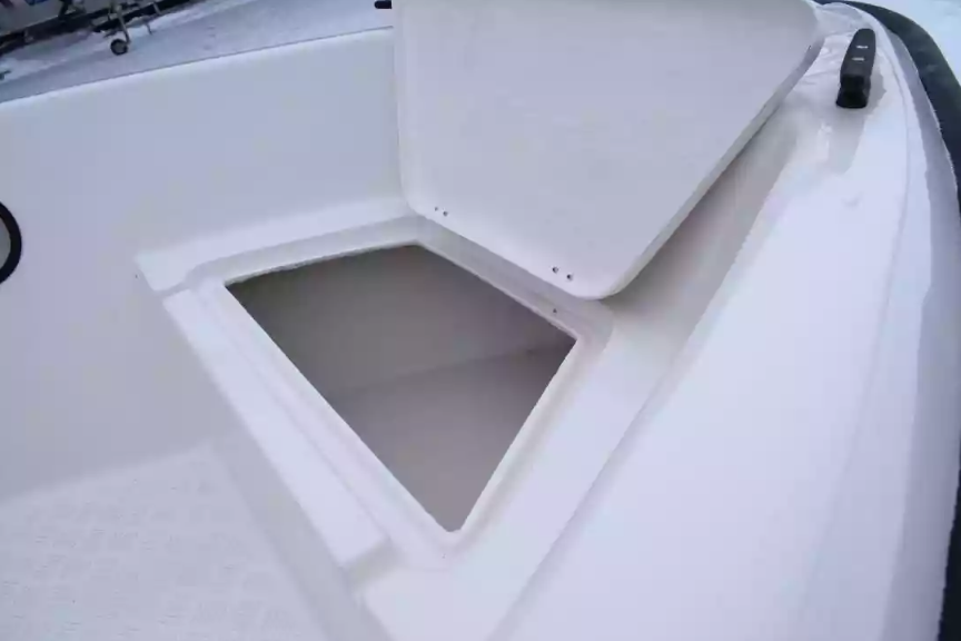 Стеклопластиковый катер Wyatboat-430DCМ (килевая) в Миассе