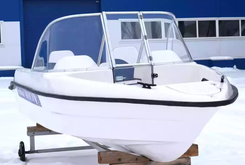 Стеклопластиковый катер Wyatboat-430DCМ (килевая) в Миассе