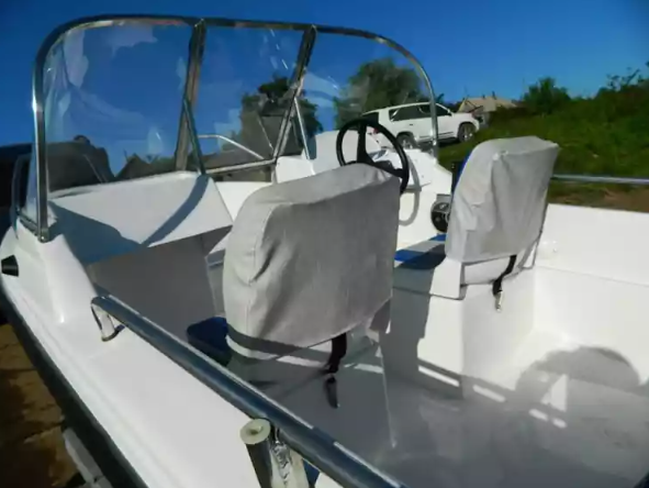 Стеклопластиковый катер Wyatboat-430 DC (тримаран) в Миассе