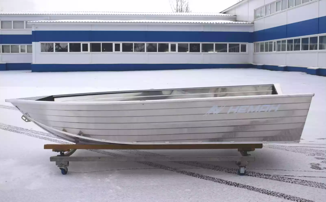 Алюминиевая лодка Неман-400 в Миассе