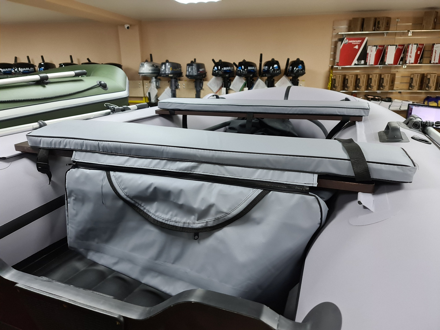 КОМПЛЕКТ МЯГКИХ НАКЛАДОК С СУМКОЙ ДЛЯ ЛОДОК 90Х20 СЕРЫЙ в Миассе