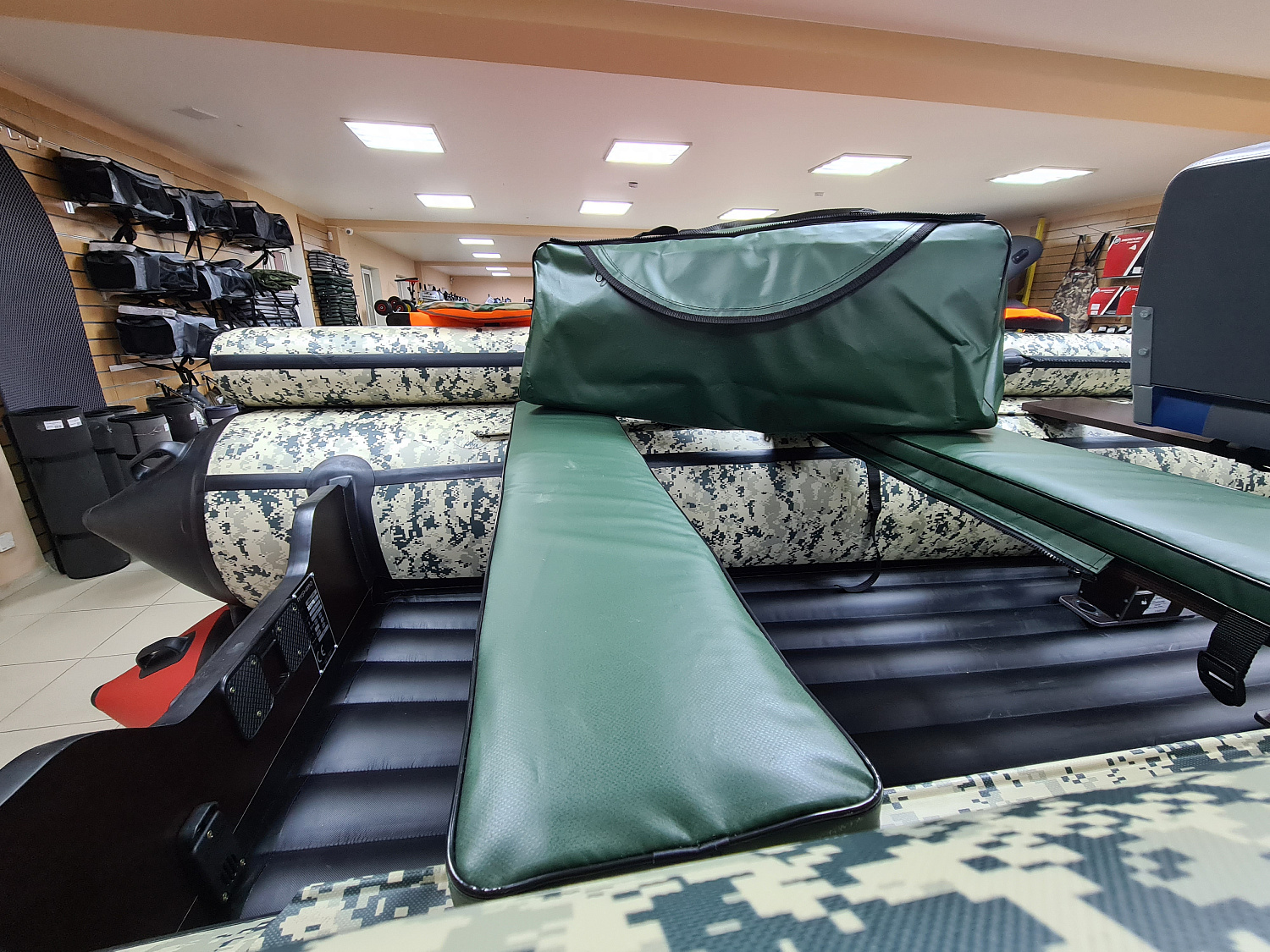 КОМПЛЕКТ МЯГКИХ НАКЛАДОК С СУМКОЙ ДЛЯ ЛОДОК 80Х20 ЗЕЛЕНЫЙ в Миассе