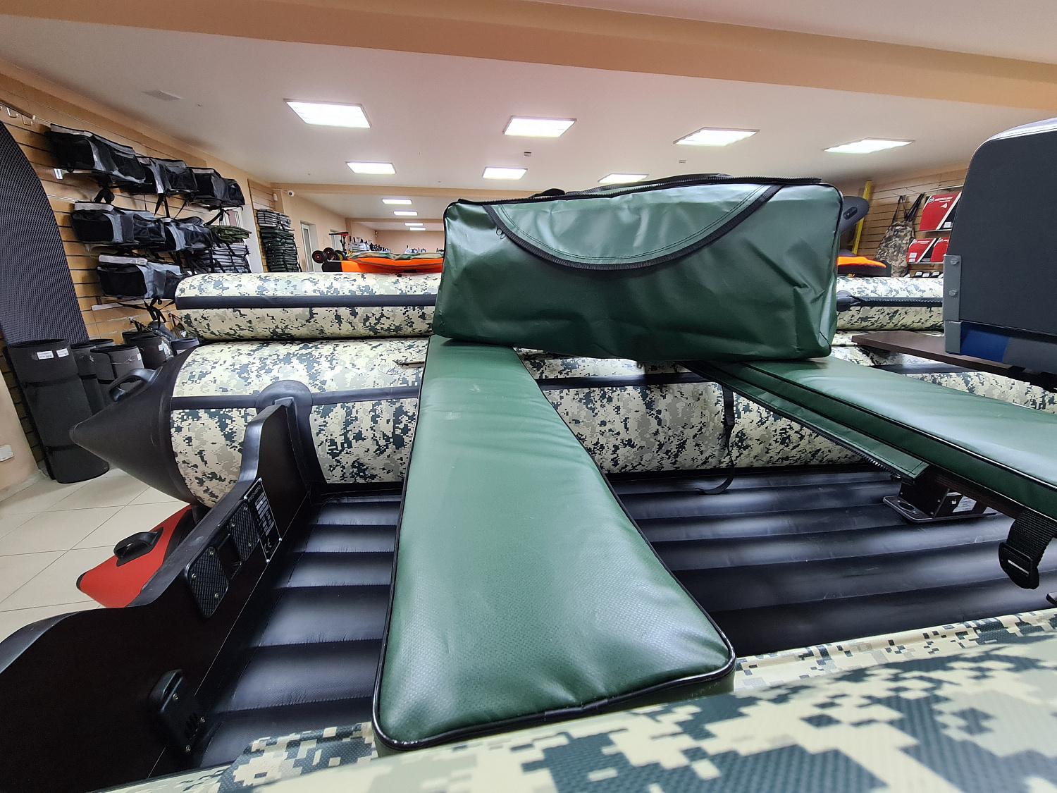 КОМПЛЕКТ МЯГКИХ НАКЛАДОК С СУМКОЙ ДЛЯ ЛОДОК 80Х20 ЗЕЛЕНЫЙ в Миассе